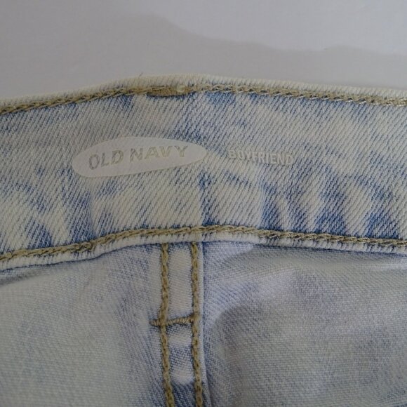 Old Navy Boyfriend Cuffed Denim Jean Shorts Women Size 6 Light Acid Wash - Picture 3 of 11